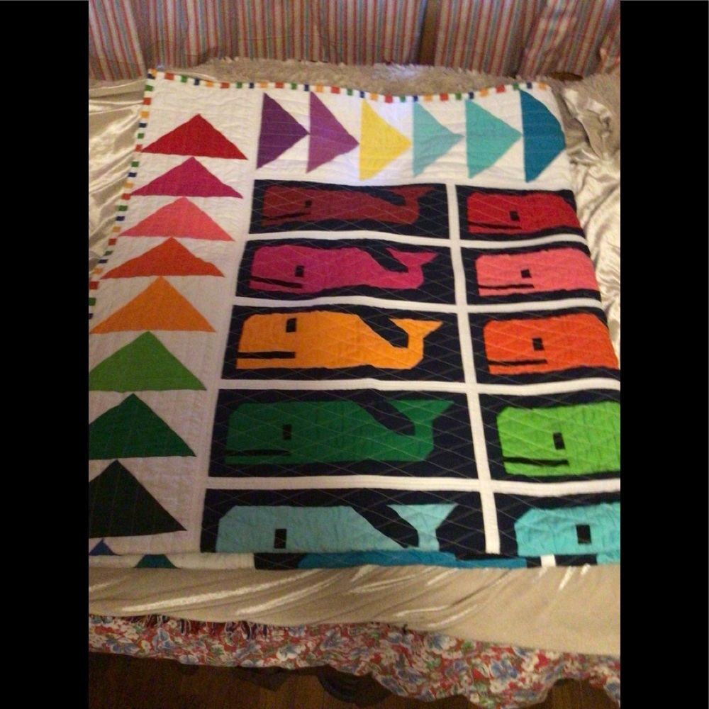- Patch work throw/table cloth Whale resembling Vineyard vines - Picture 4 of 13